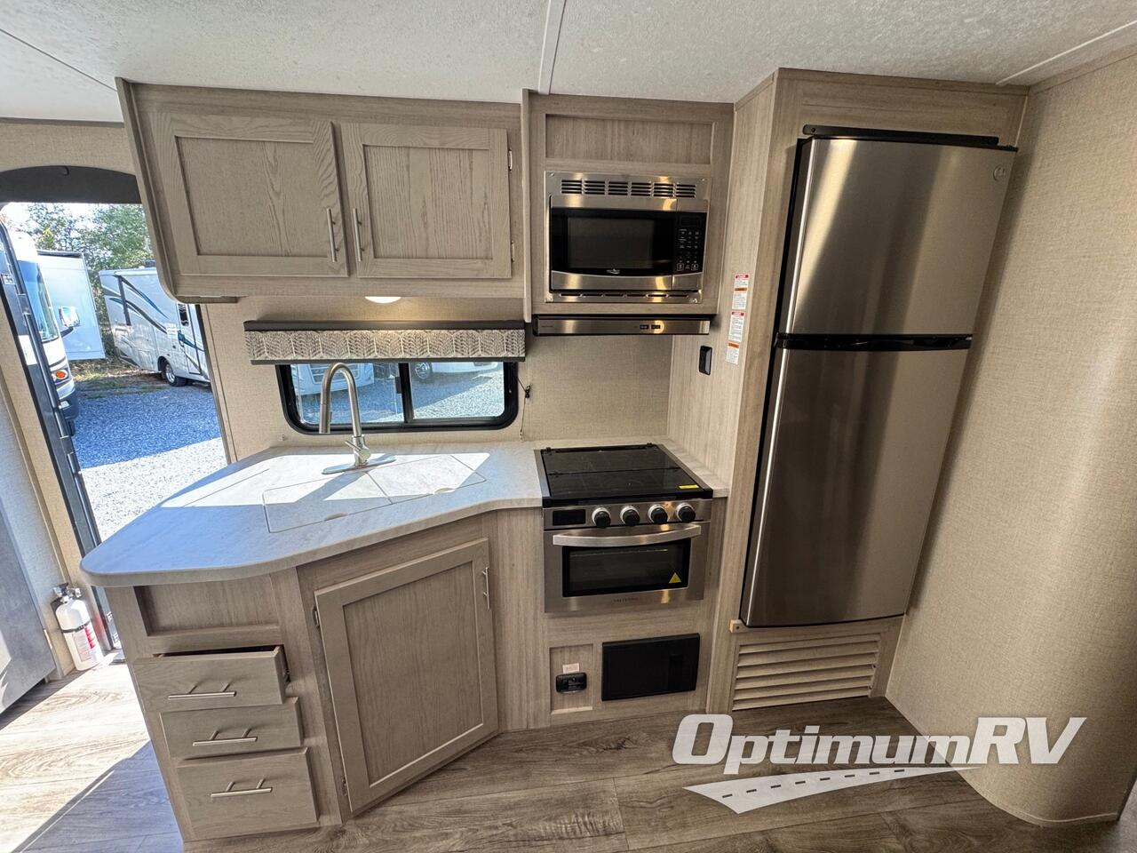 2023 Coachmen Catalina Legacy 293QBCK Photo 9