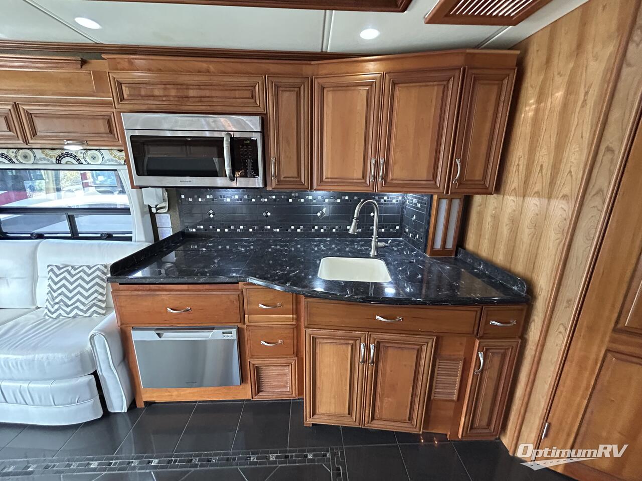 2013 Newmar Mountain Aire 4344 Photo 8