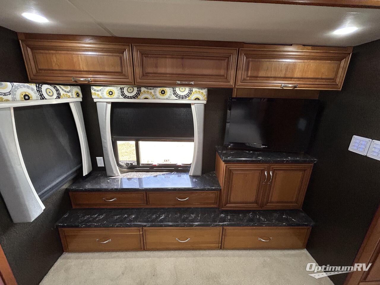 2013 Newmar Mountain Aire 4344 Photo 18