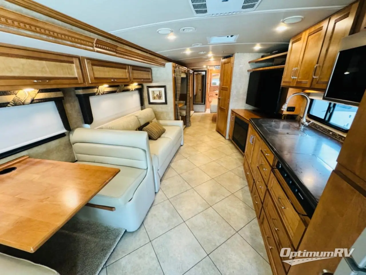 2016 Winnebago Forza 38R Photo 5