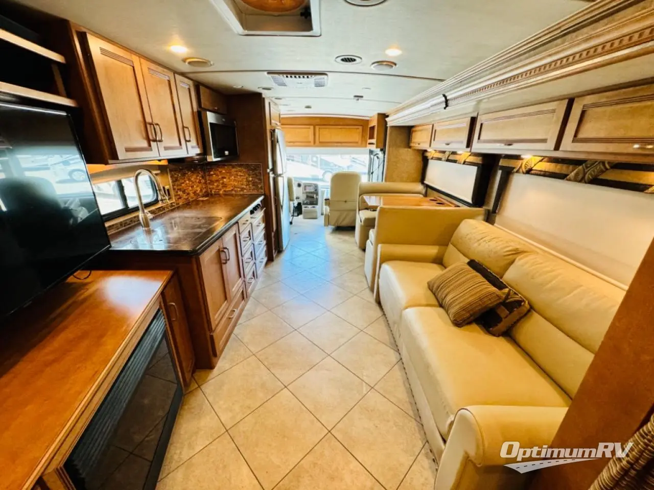 2016 Winnebago Forza 38R Photo 6