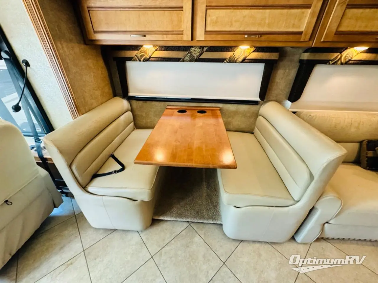 2016 Winnebago Forza 38R Photo 12