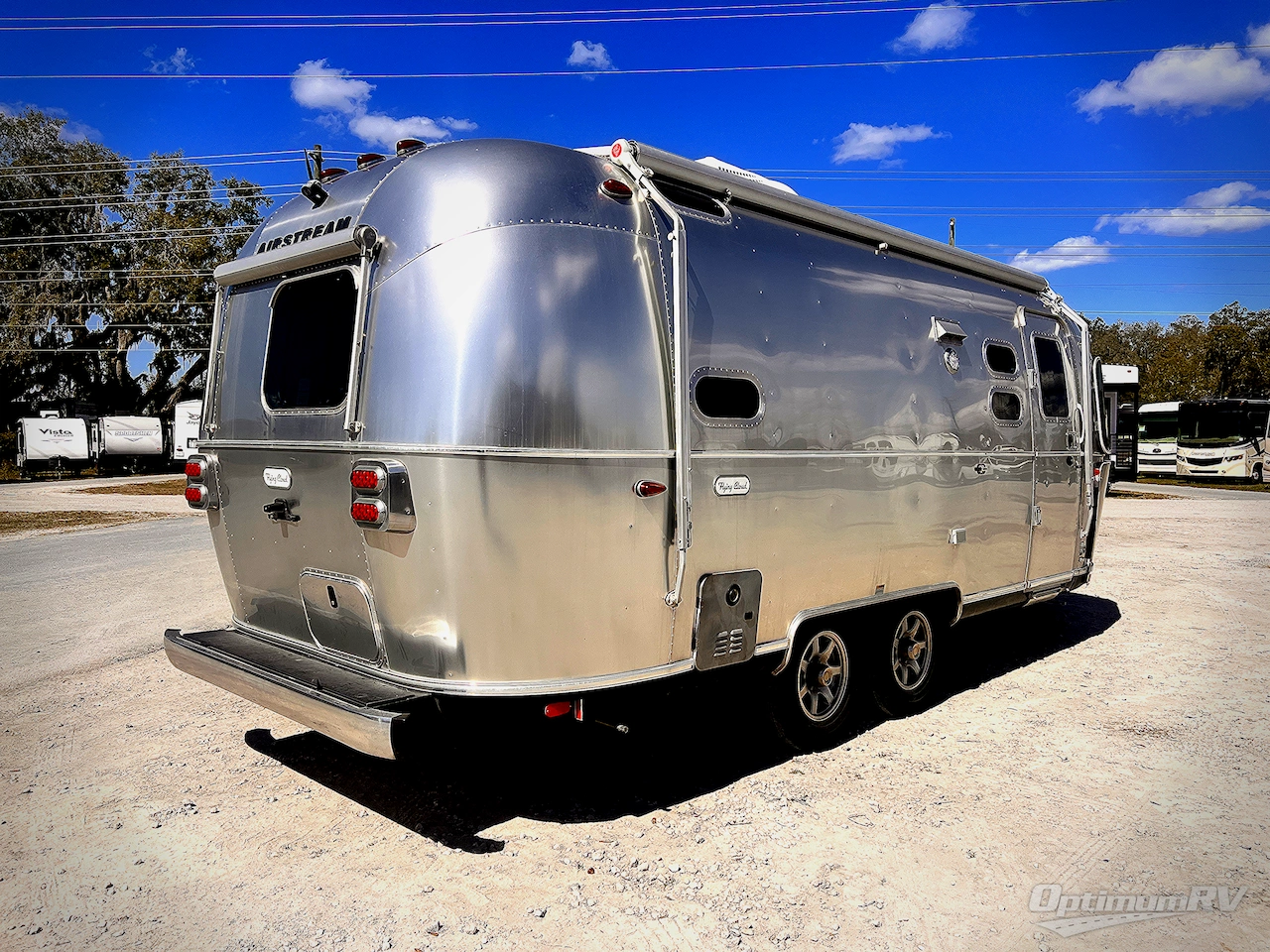 2021 Airstream Flying Cloud 23CB Photo 2