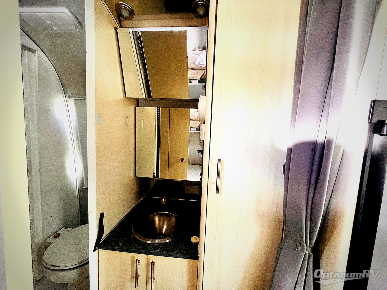 2021 Airstream Flying Cloud 23CB Photo 15