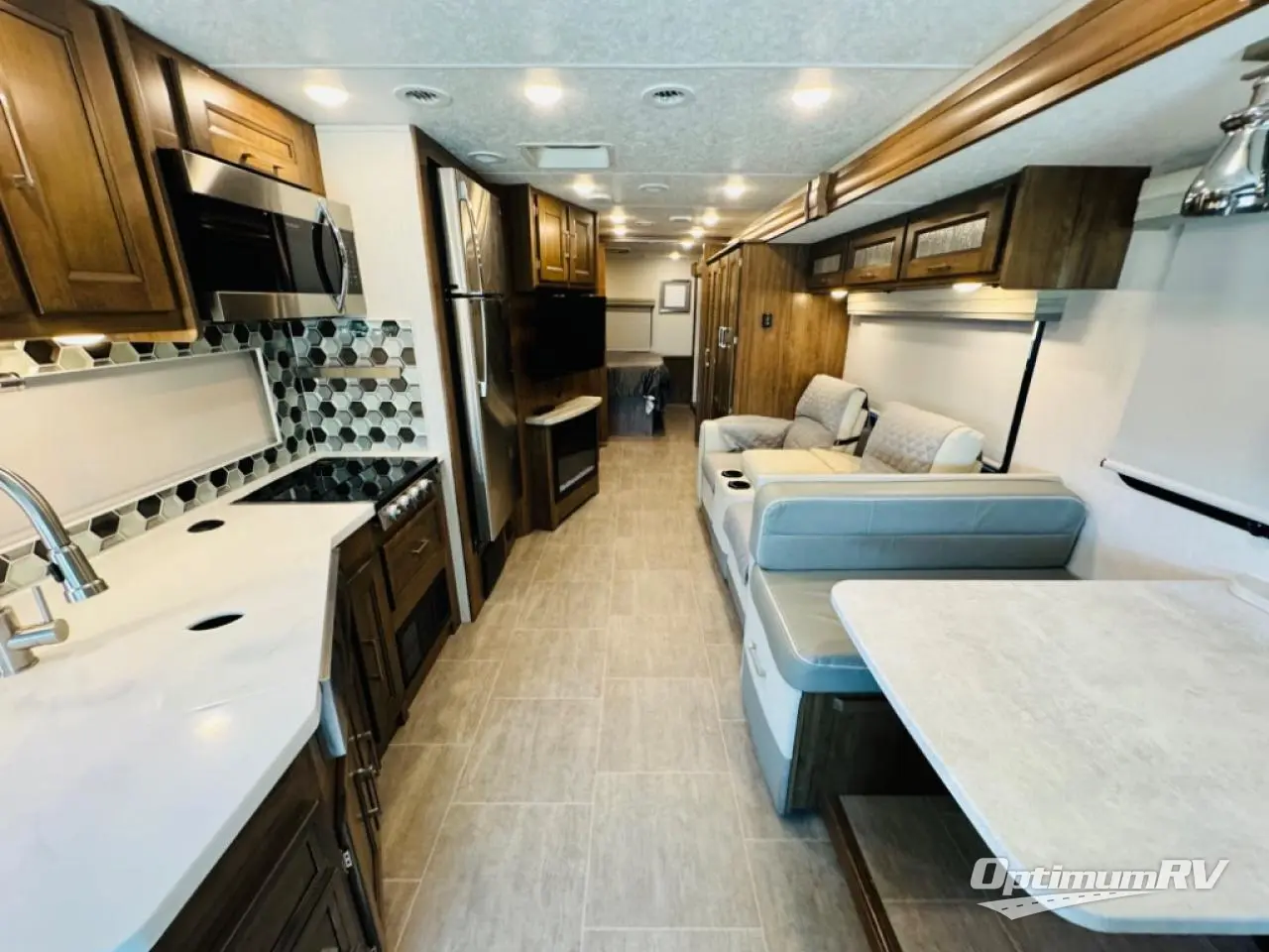 2021 Coachmen Encore 325SS Photo 8