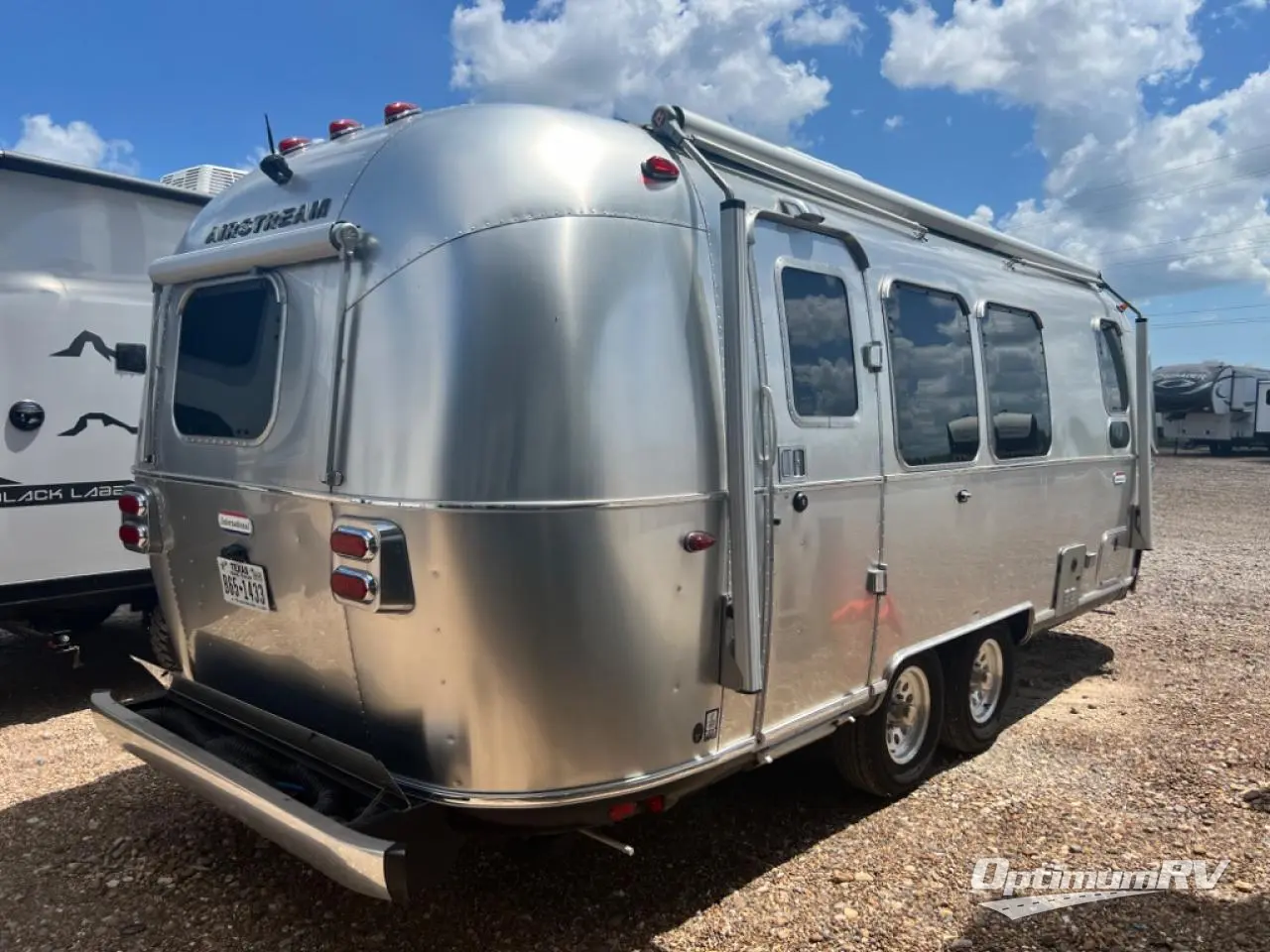 2023 Airstream International 23FB Photo 2