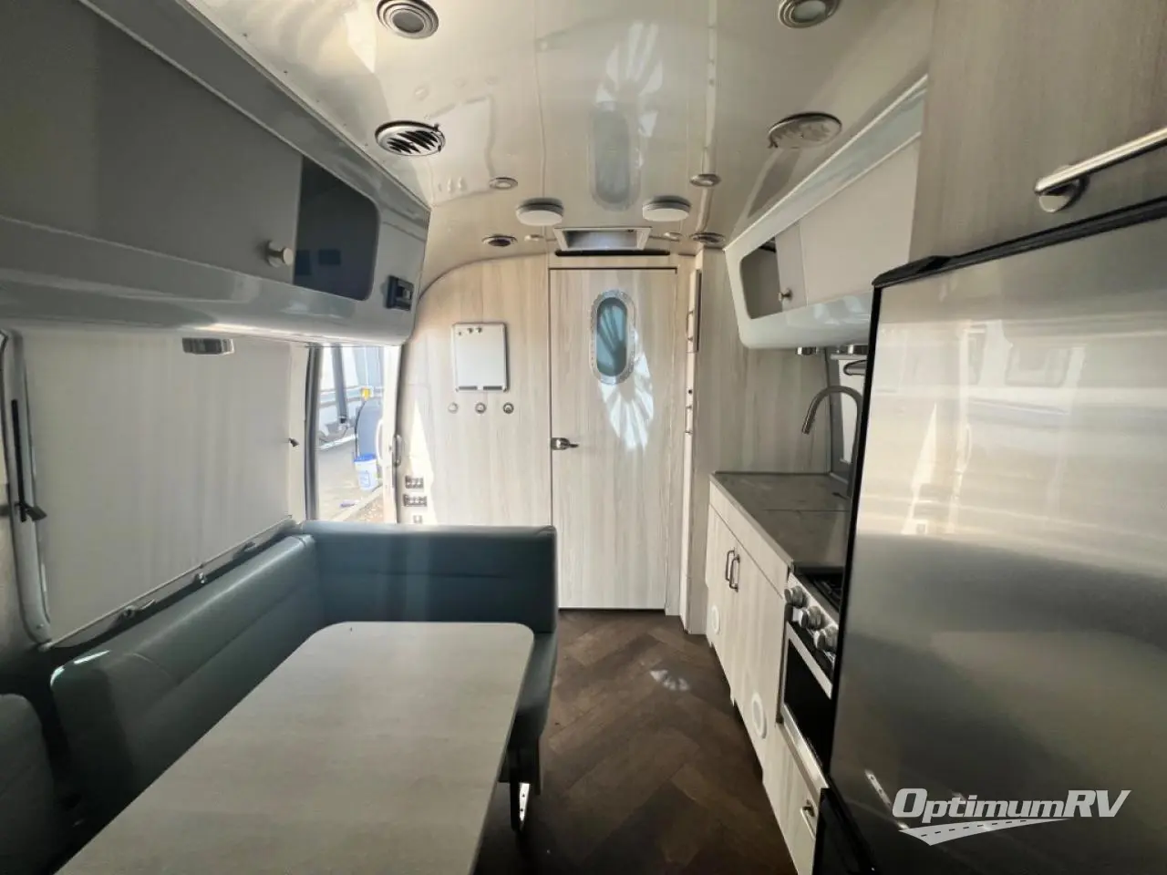 2023 Airstream International 23FB Photo 5