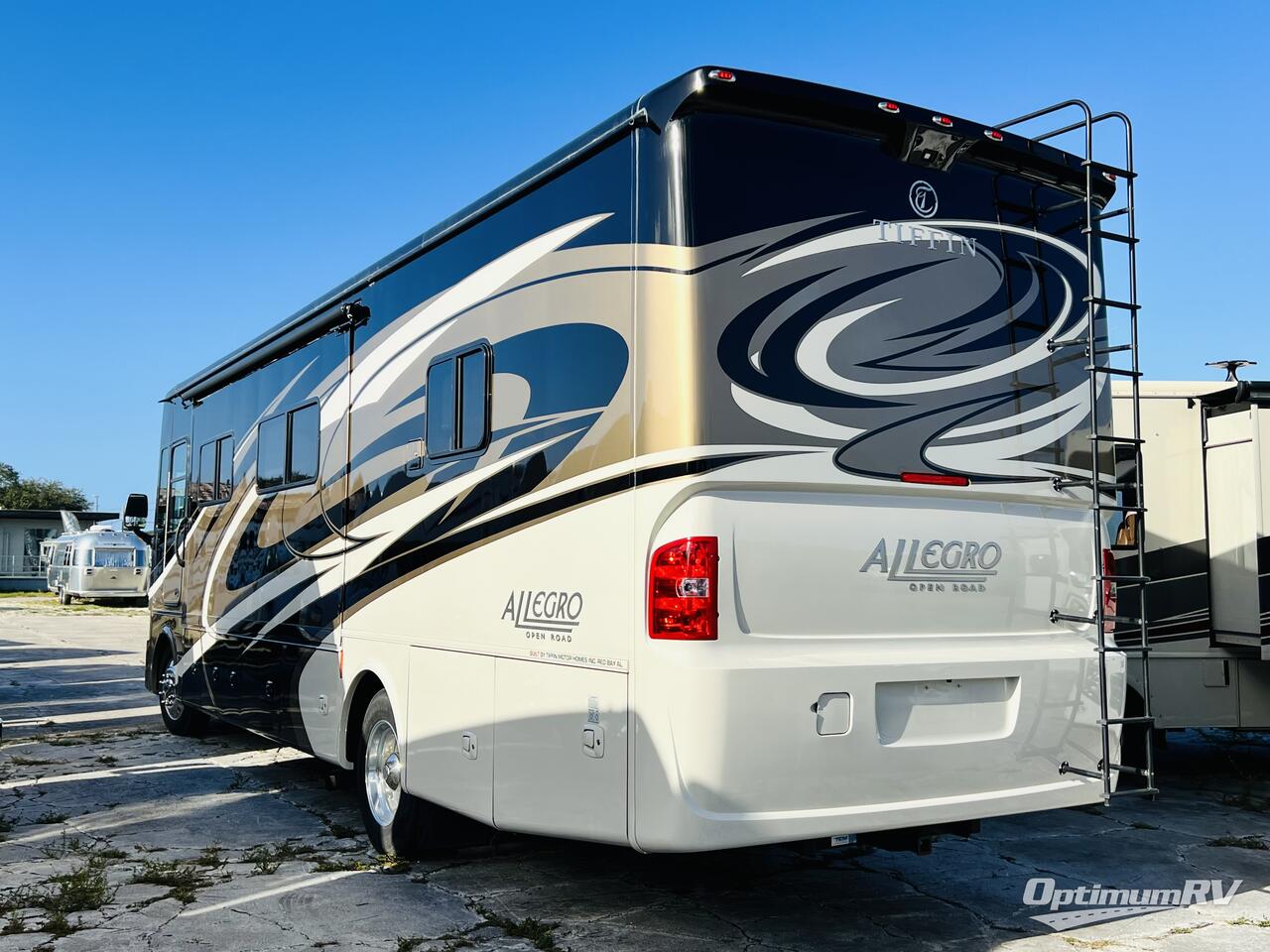 2016 Tiffin Allegro 32SA Photo 3