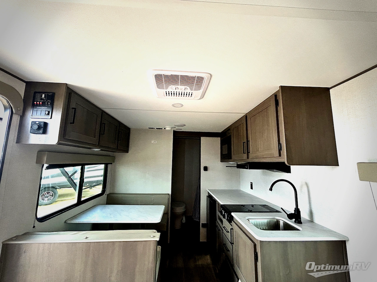 2025 Grand Design Transcend One 151RB Photo 5