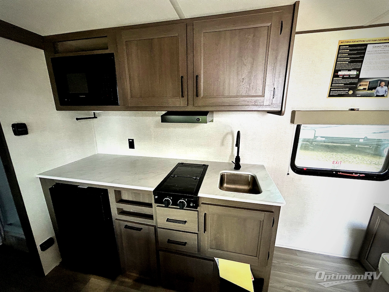2025 Grand Design Transcend One 151RB Photo 6