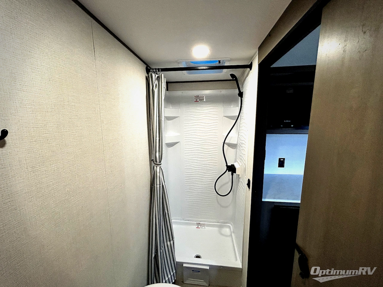 2025 Grand Design Transcend One 151RB Photo 10