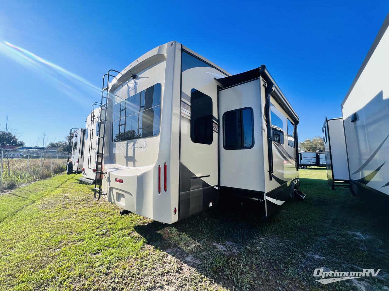 2018 Jayco Pinnacle 36KPTS Photo 3