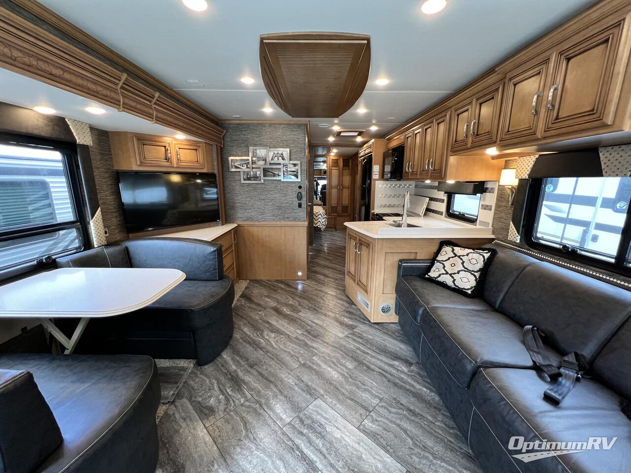 2017 Newmar Ventana LE 3436 Photo 2