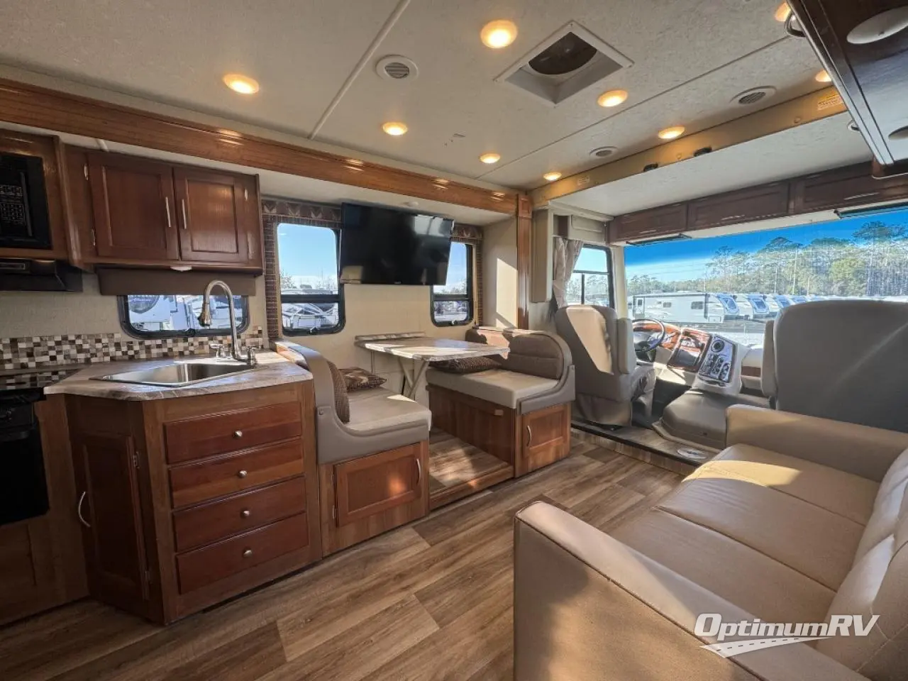 2019 Coachmen Pursuit 27DS Photo 6