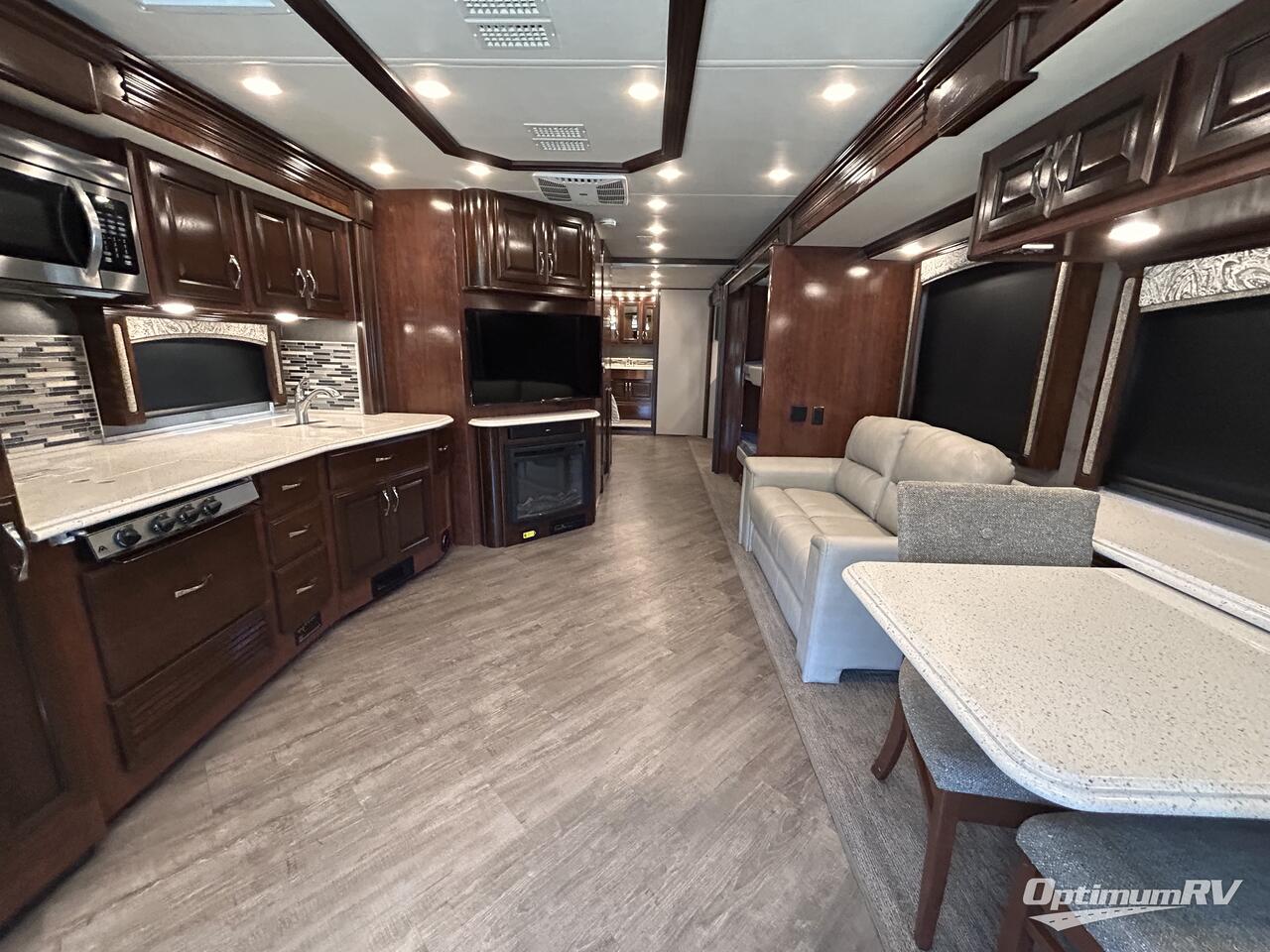 2018 Fleetwood Pace Arrow LXE 38N Photo 7