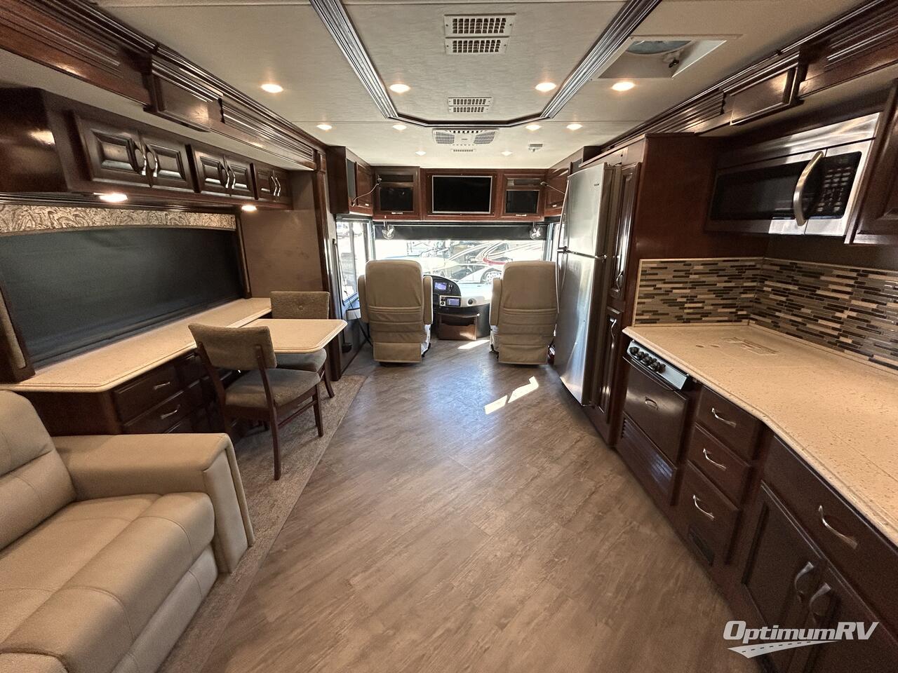 2018 Fleetwood Pace Arrow LXE 38N Photo 8