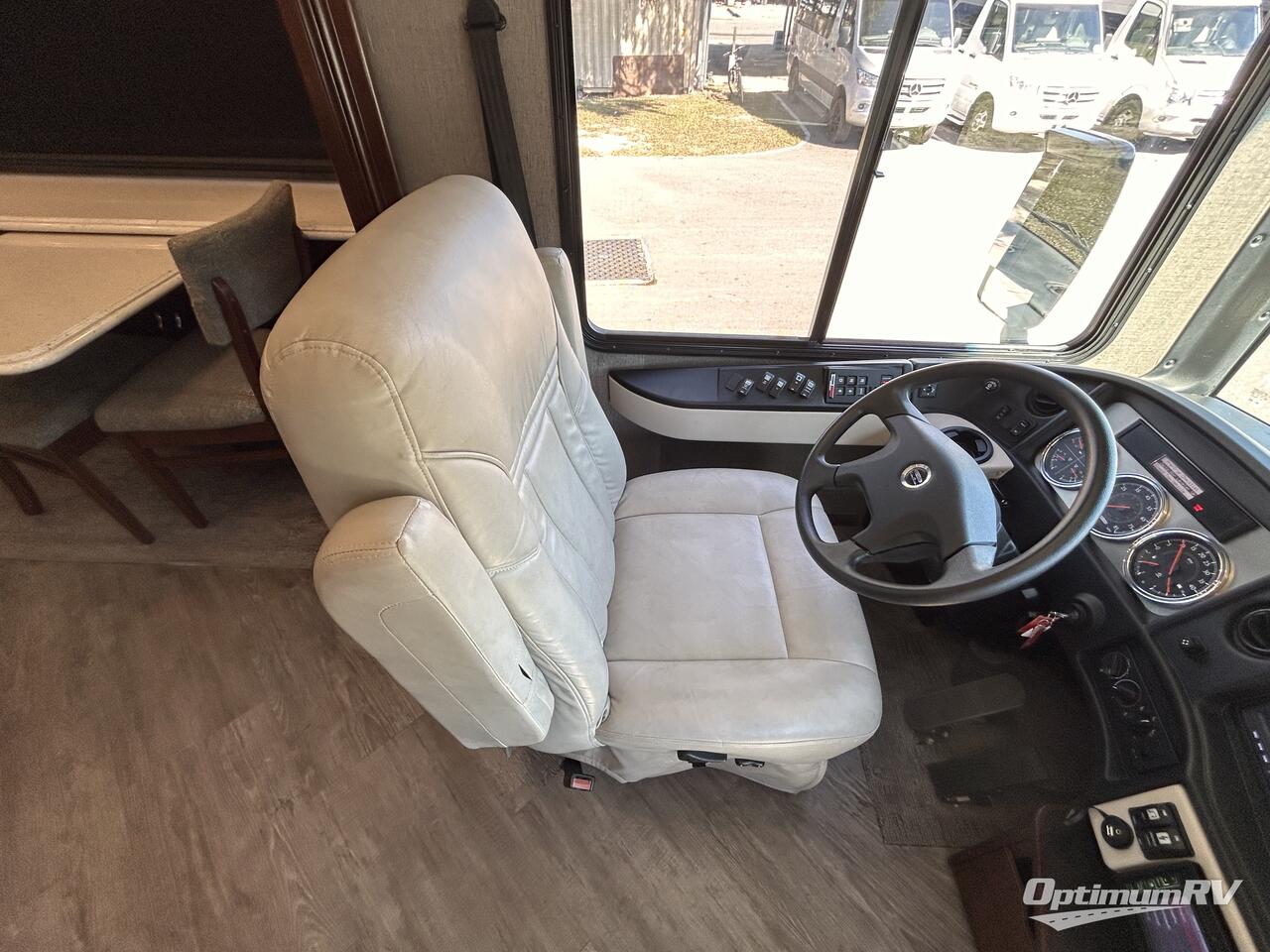 2018 Fleetwood Pace Arrow LXE 38N Photo 4