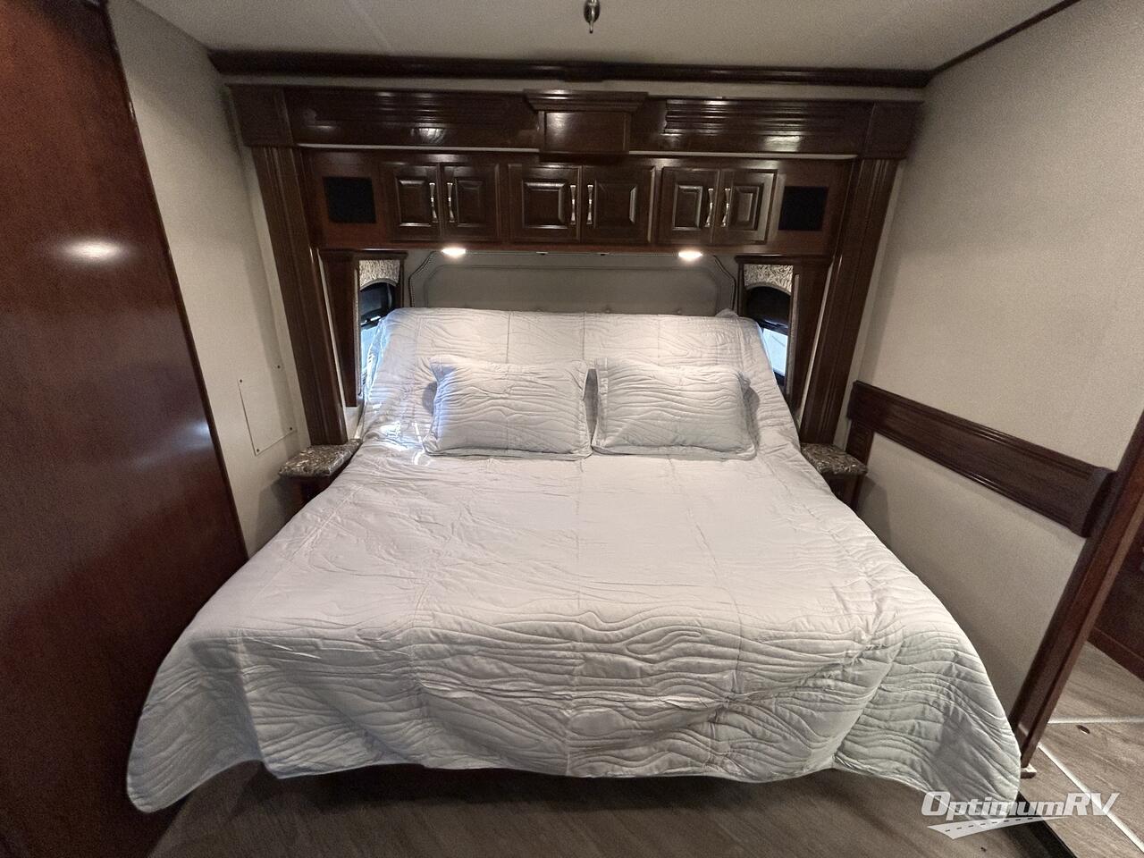 2018 Fleetwood Pace Arrow LXE 38N Photo 23