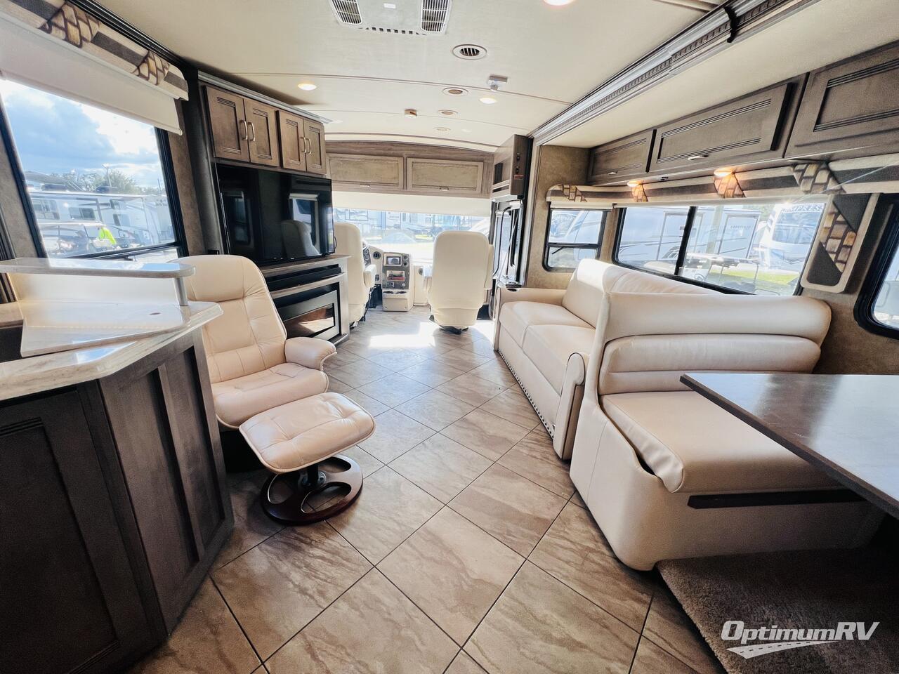 2016 Winnebago Forza 36G Photo 4