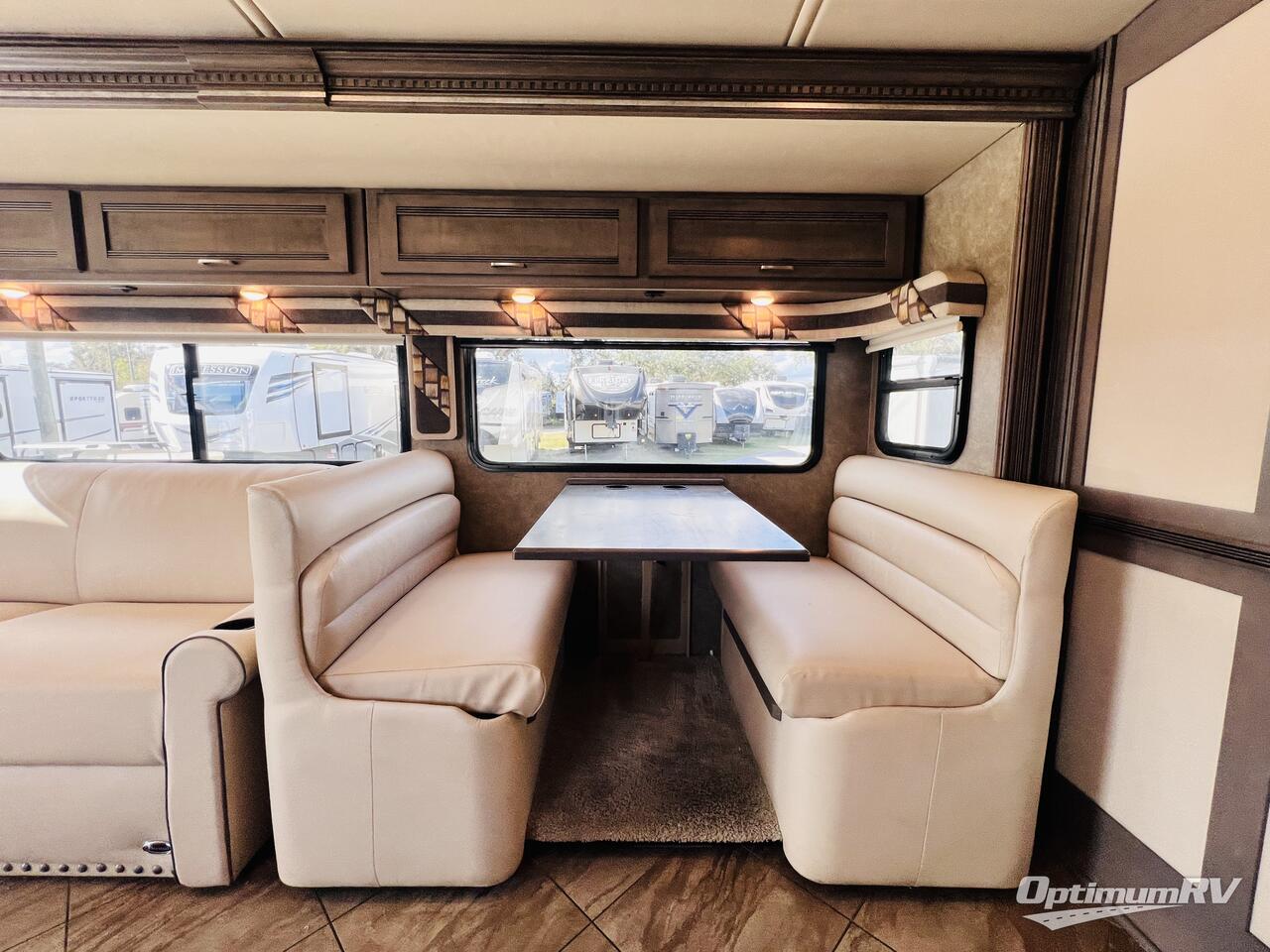 2016 Winnebago Forza 36G Photo 9