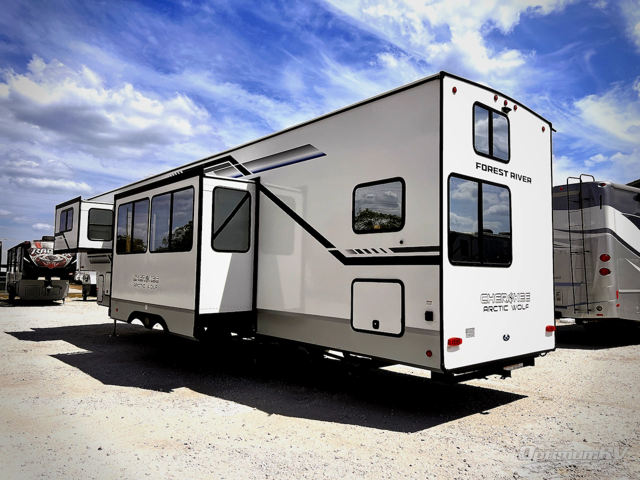 2025 Forest River Cherokee Arctic Wolf Suite 3750SUITE Photo 3
