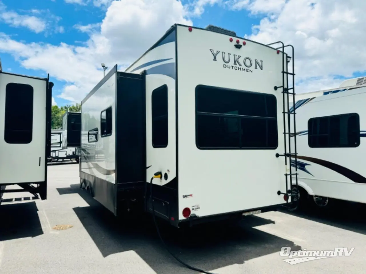 2022 Dutchmen Yukon 320RL Photo 3