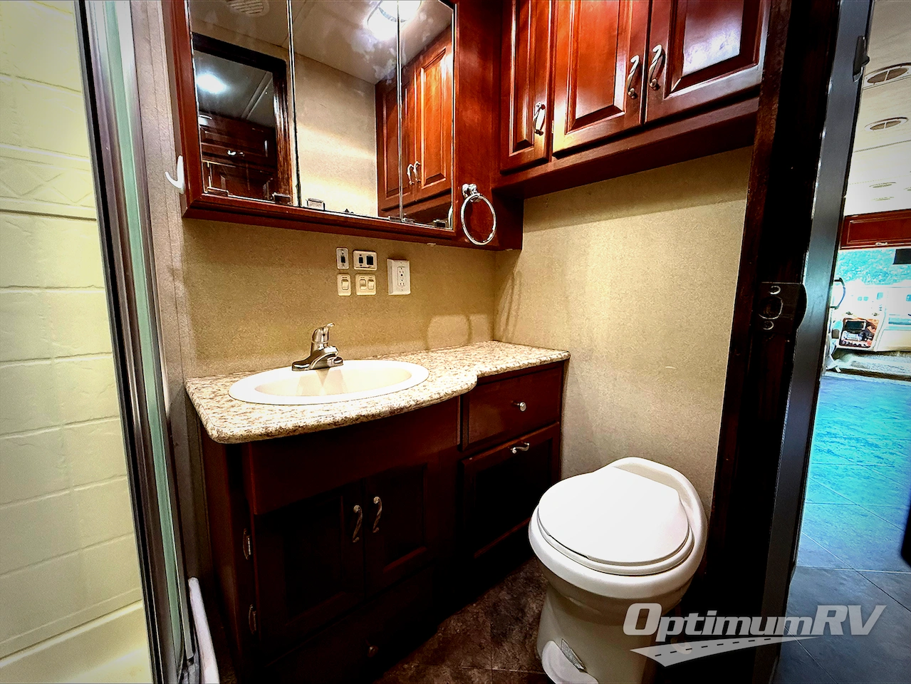 2011 Newmar Canyon Star 3810 Photo 13
