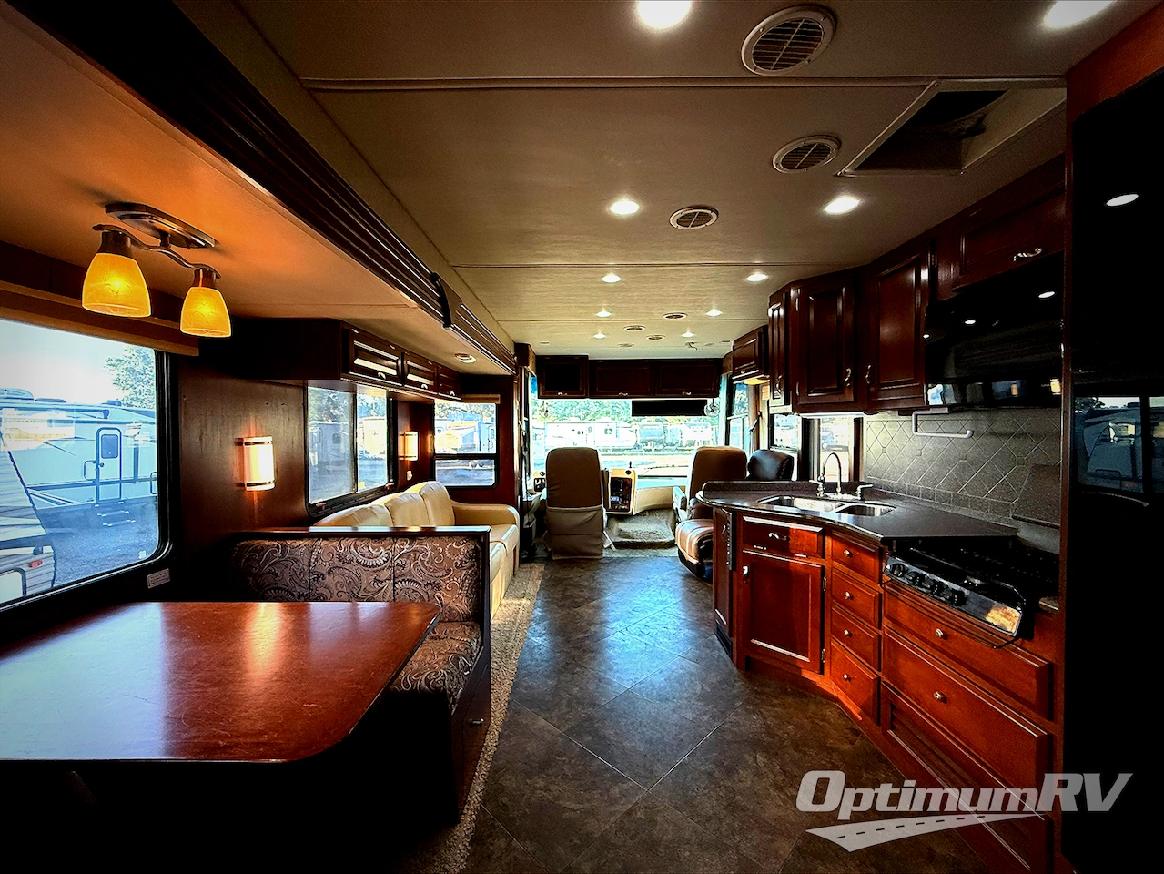 2011 Newmar Canyon Star 3810 Photo 5