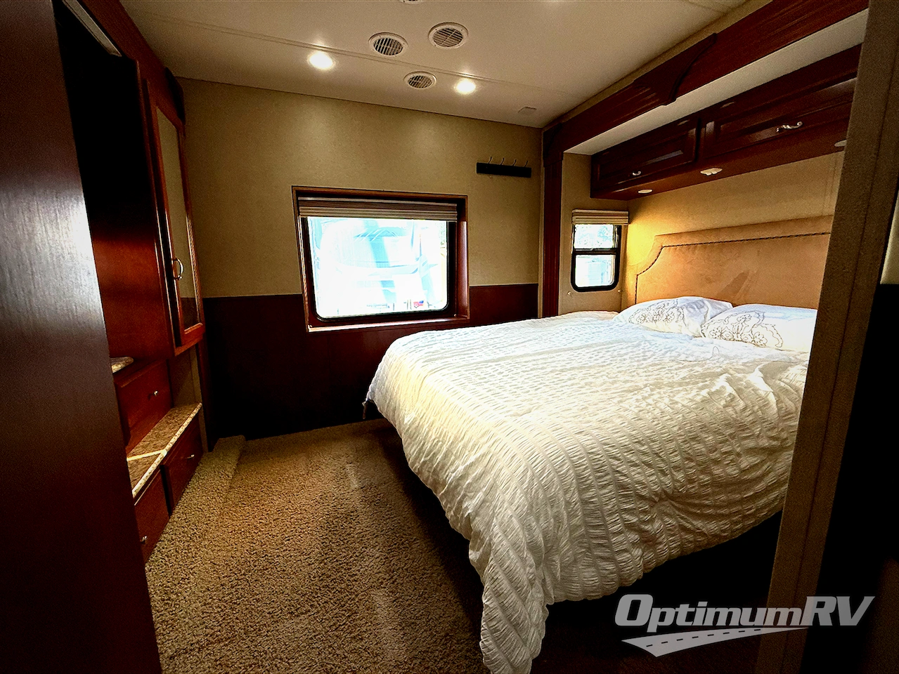 2011 Newmar Canyon Star 3810 Photo 10