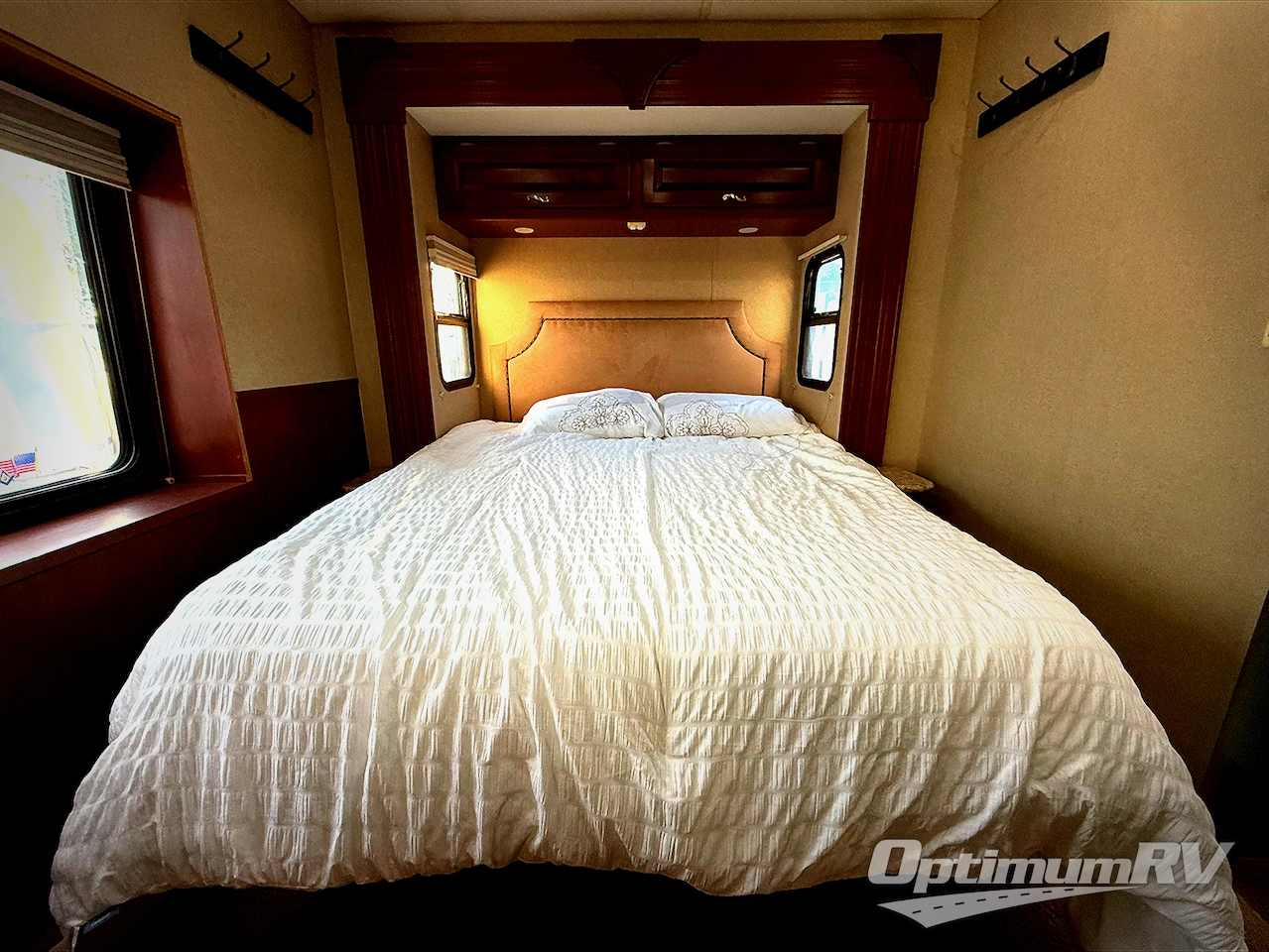 2011 Newmar Canyon Star 3810 Photo 12