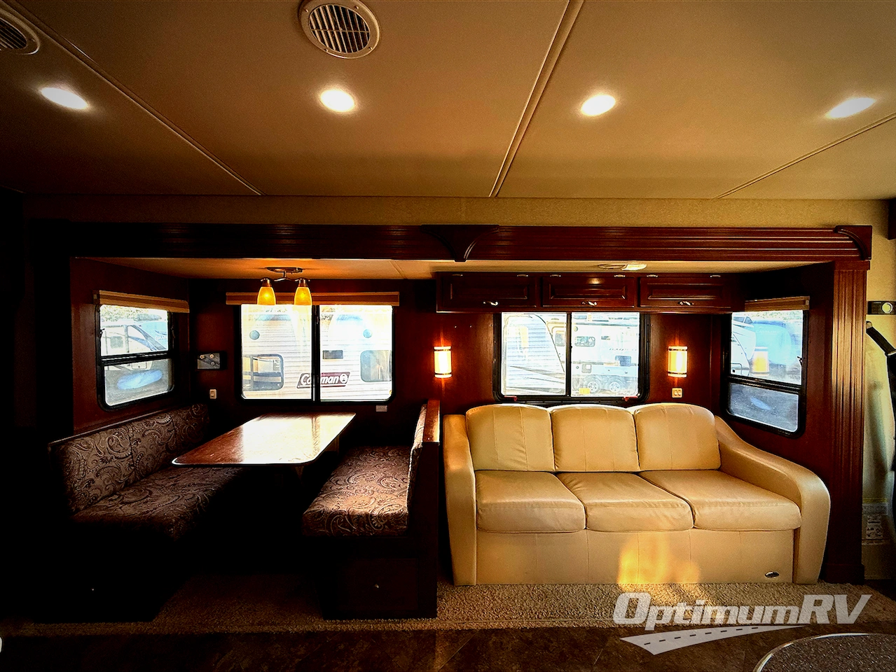 2011 Newmar Canyon Star 3810 Photo 6