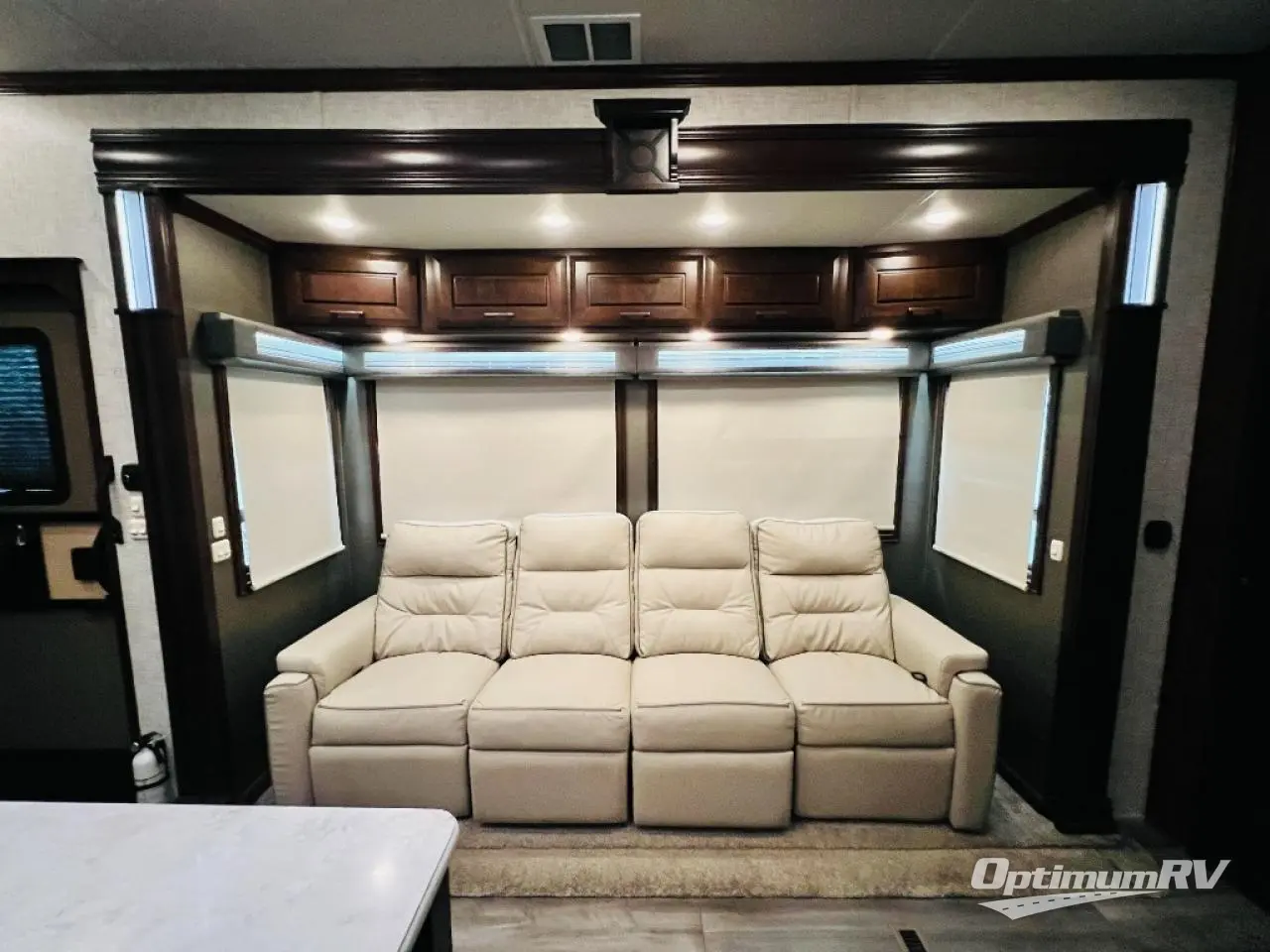 2021 DRV Luxury Suites FullHouse LX455 Photo 9