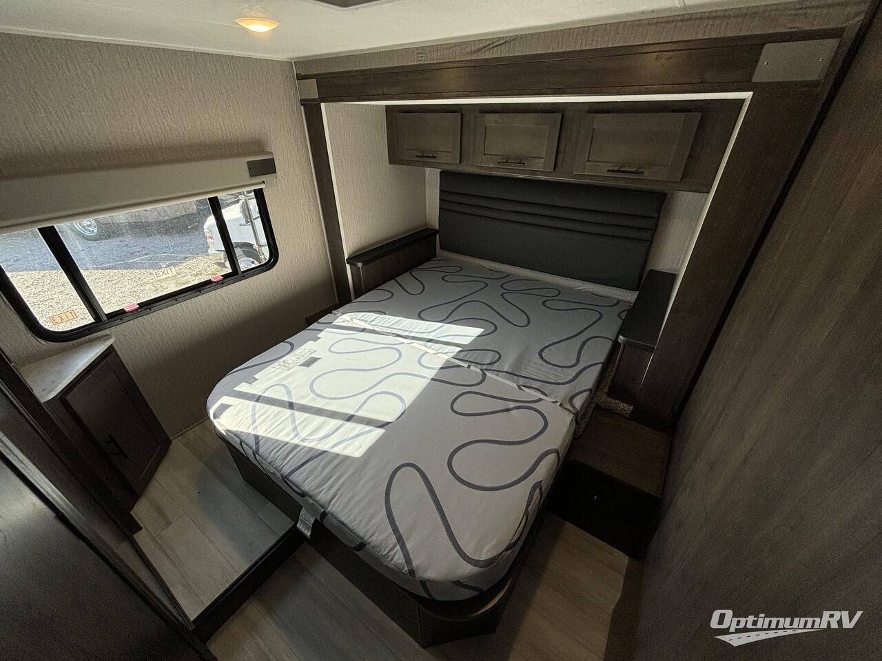 2022 Coachmen Leprechaun Premier 260DS Ford 450 Photo 11