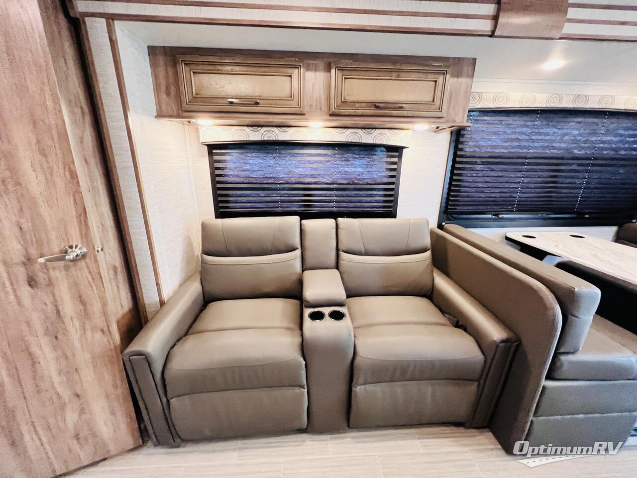 2021 Entegra Odyssey 25R Photo 8