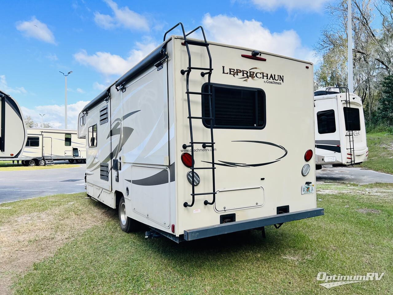 2015 Coachmen Leprechaun 260DS Chevy 4500 Photo 3