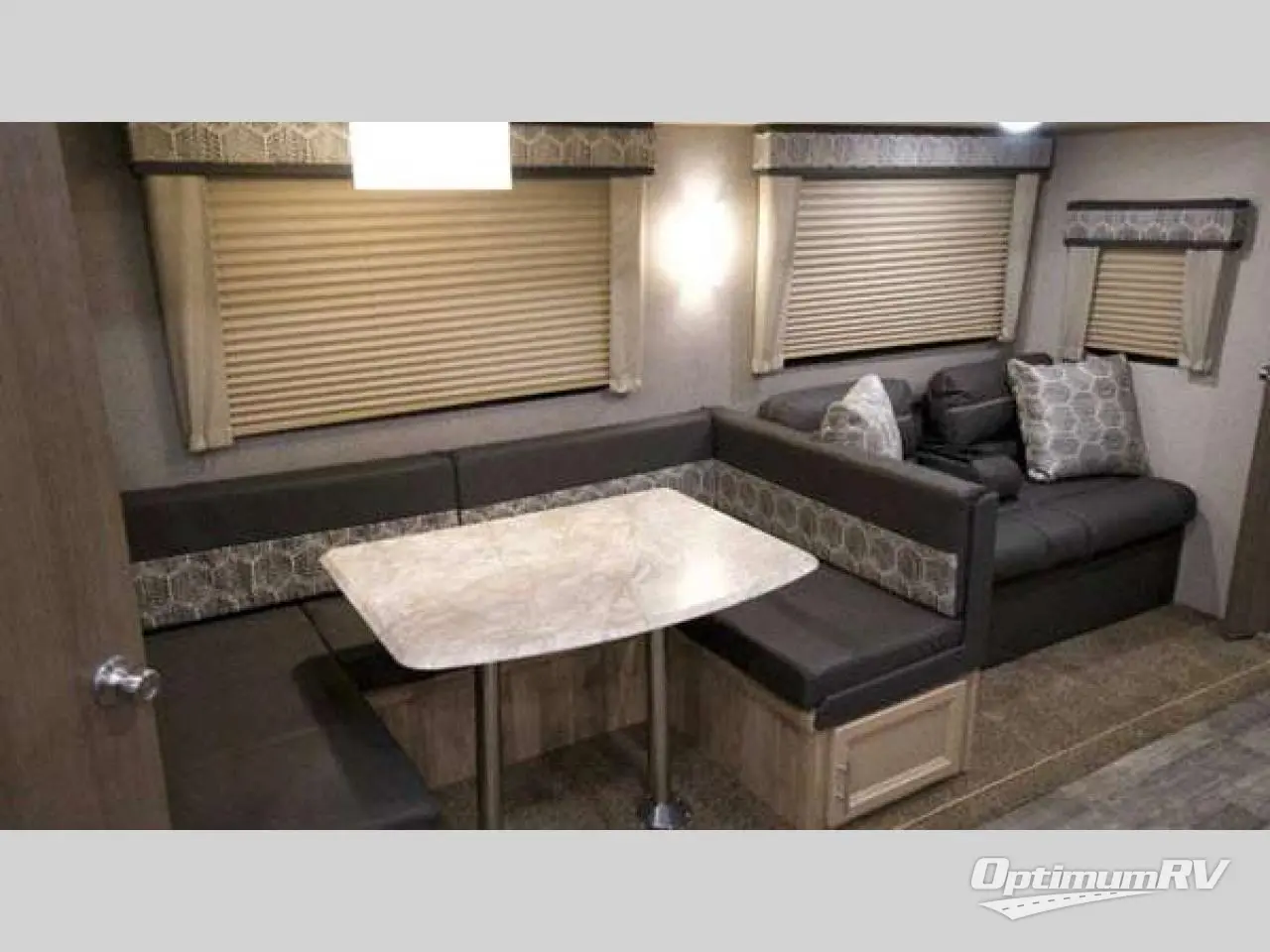 2021 Coachmen Catalina Legacy 263BHSCK Photo 6