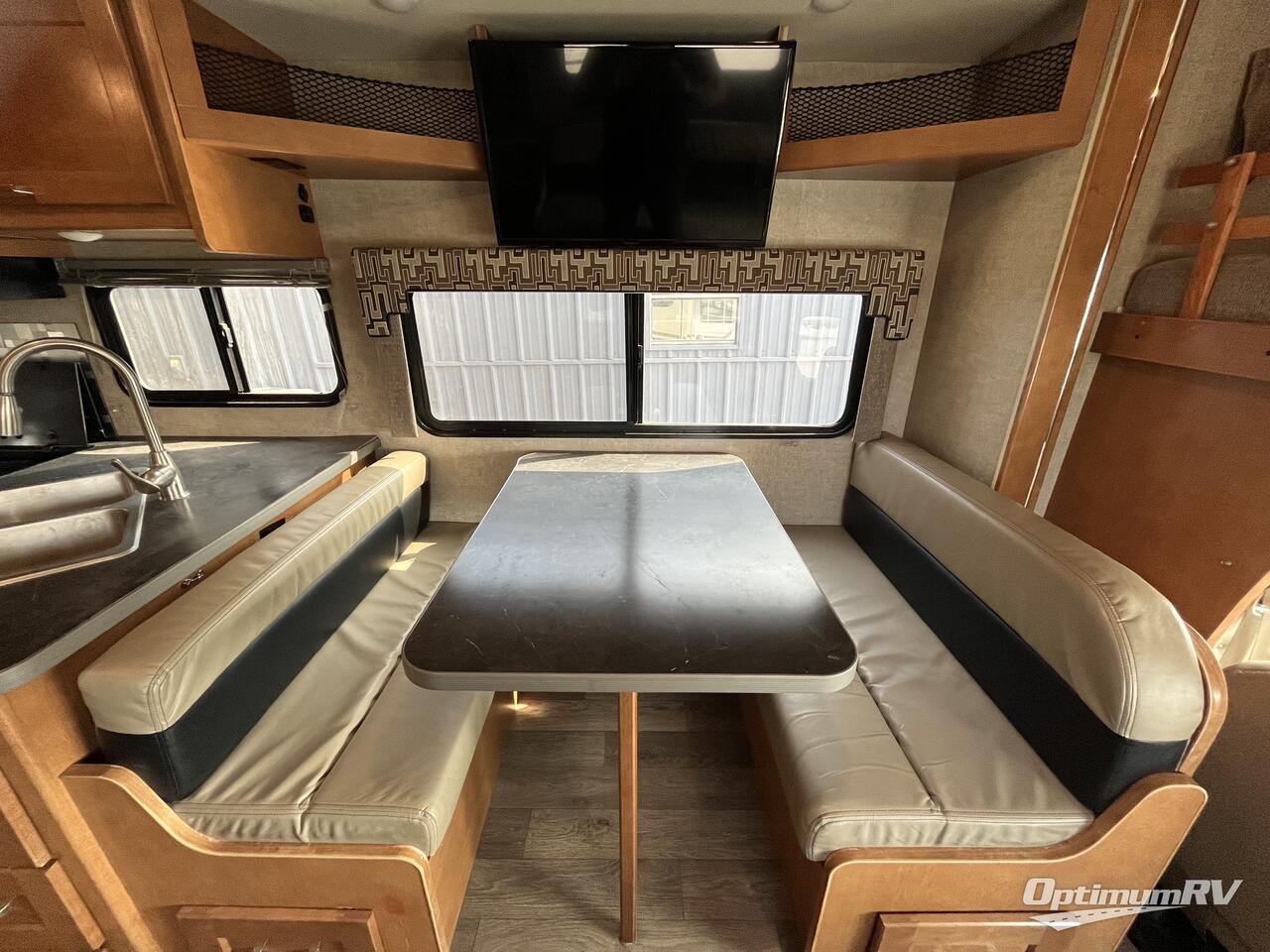 2019 Winnebago Minnie Winnie 31G Photo 13