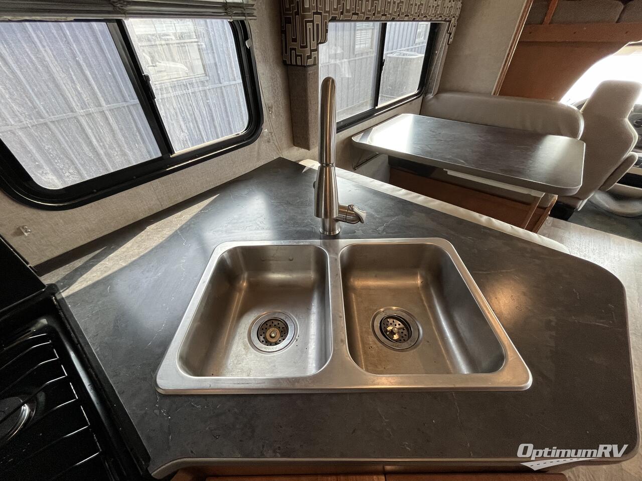 2019 Winnebago Minnie Winnie 31G Photo 14