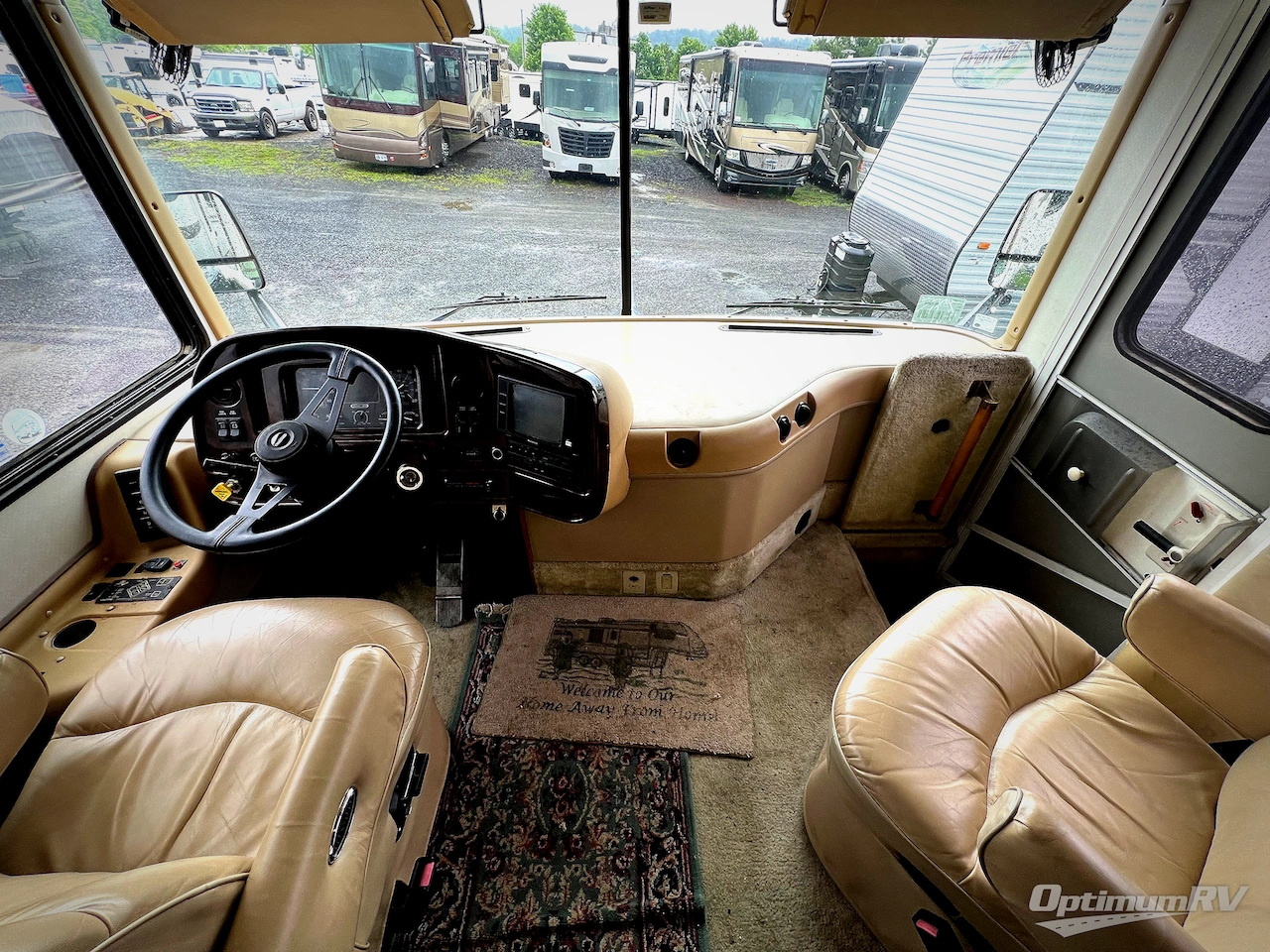 1998 Fleetwood Discovery 36T Photo 5