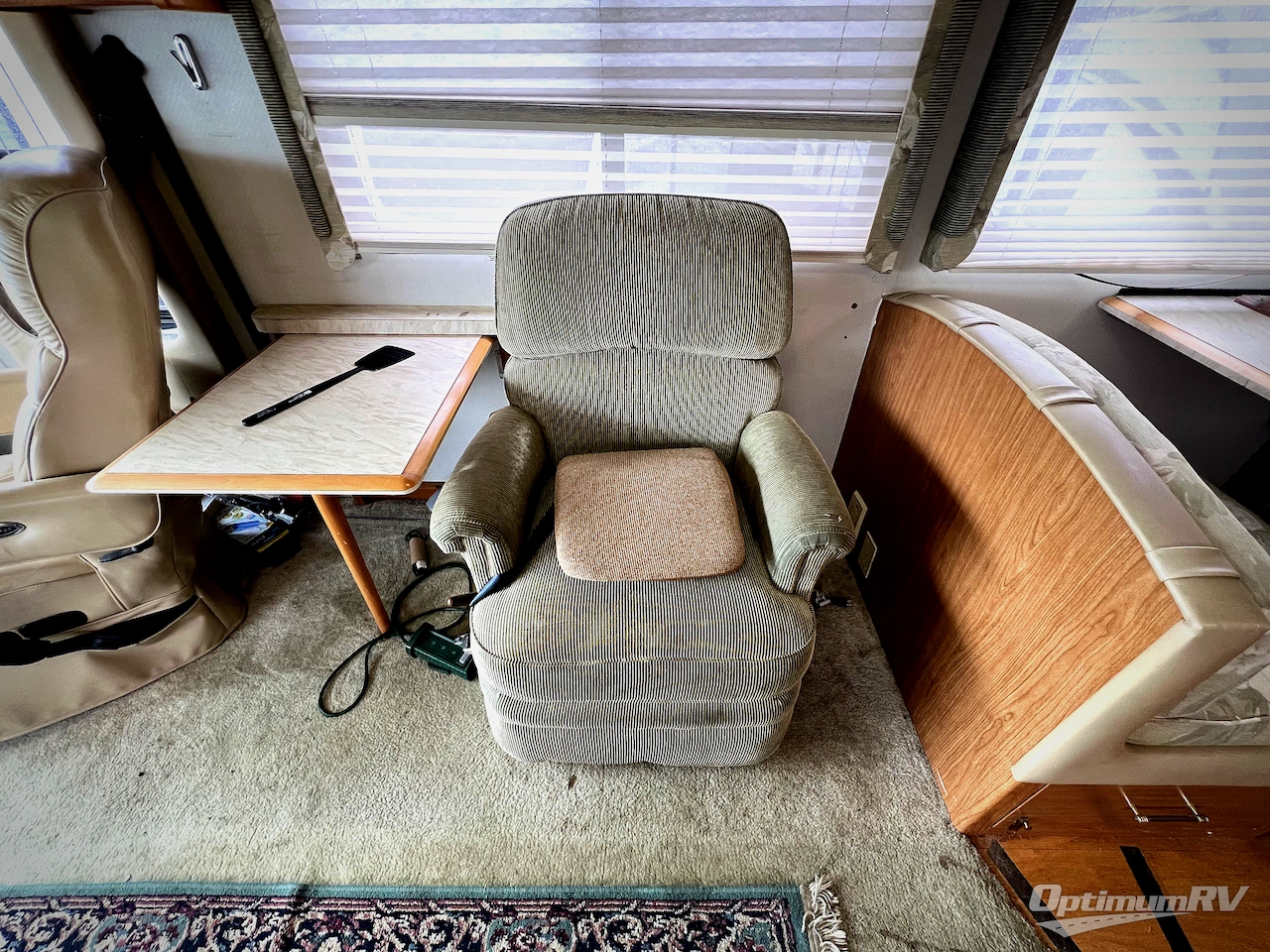 1998 Fleetwood Discovery 36T Photo 7