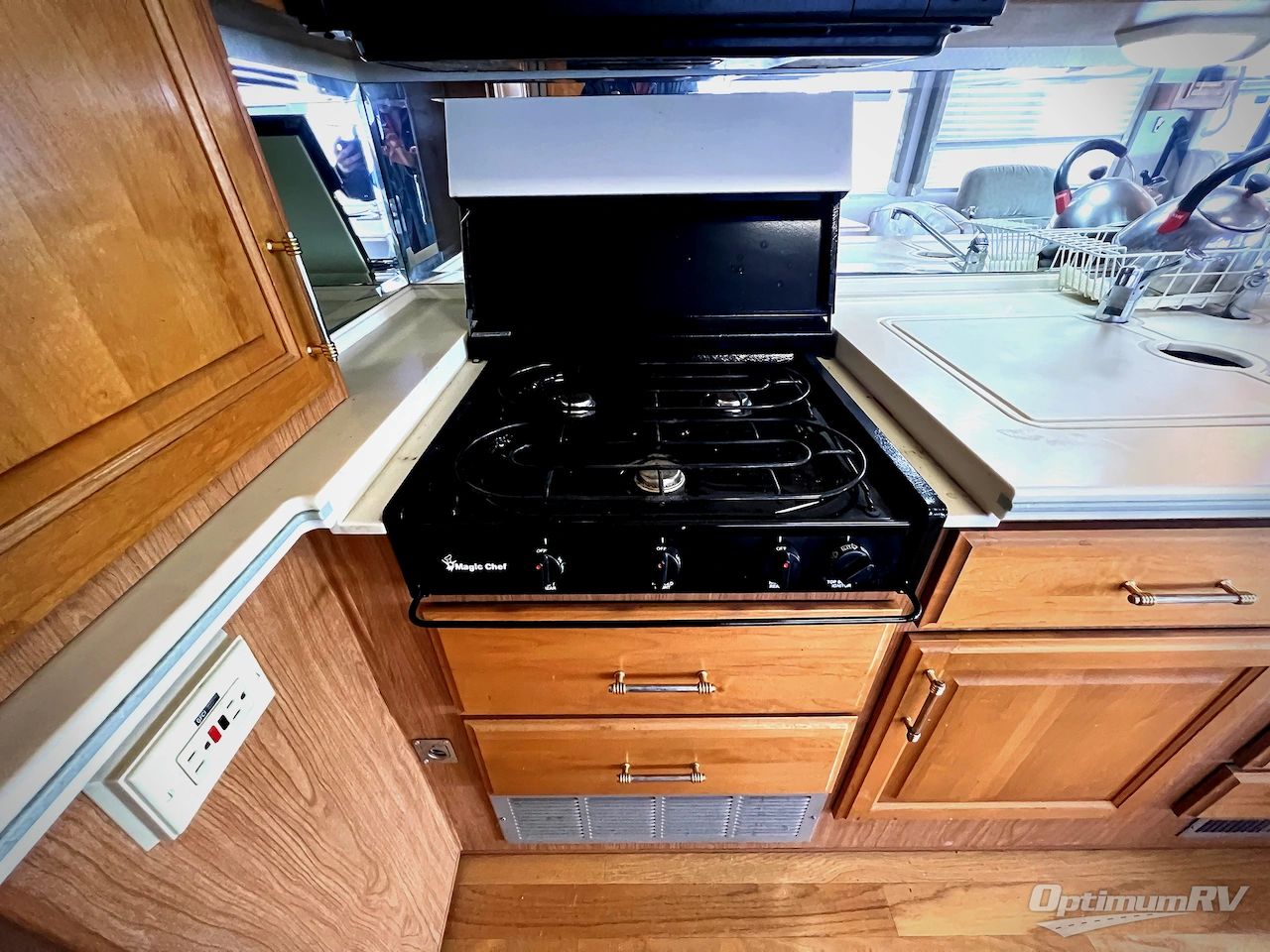 1998 Fleetwood Discovery 36T Photo 15