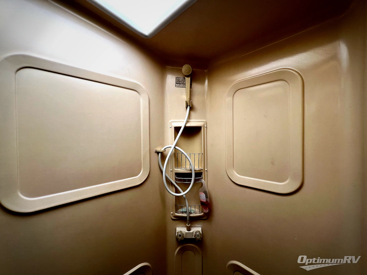 1998 Fleetwood Discovery 36T Photo 22