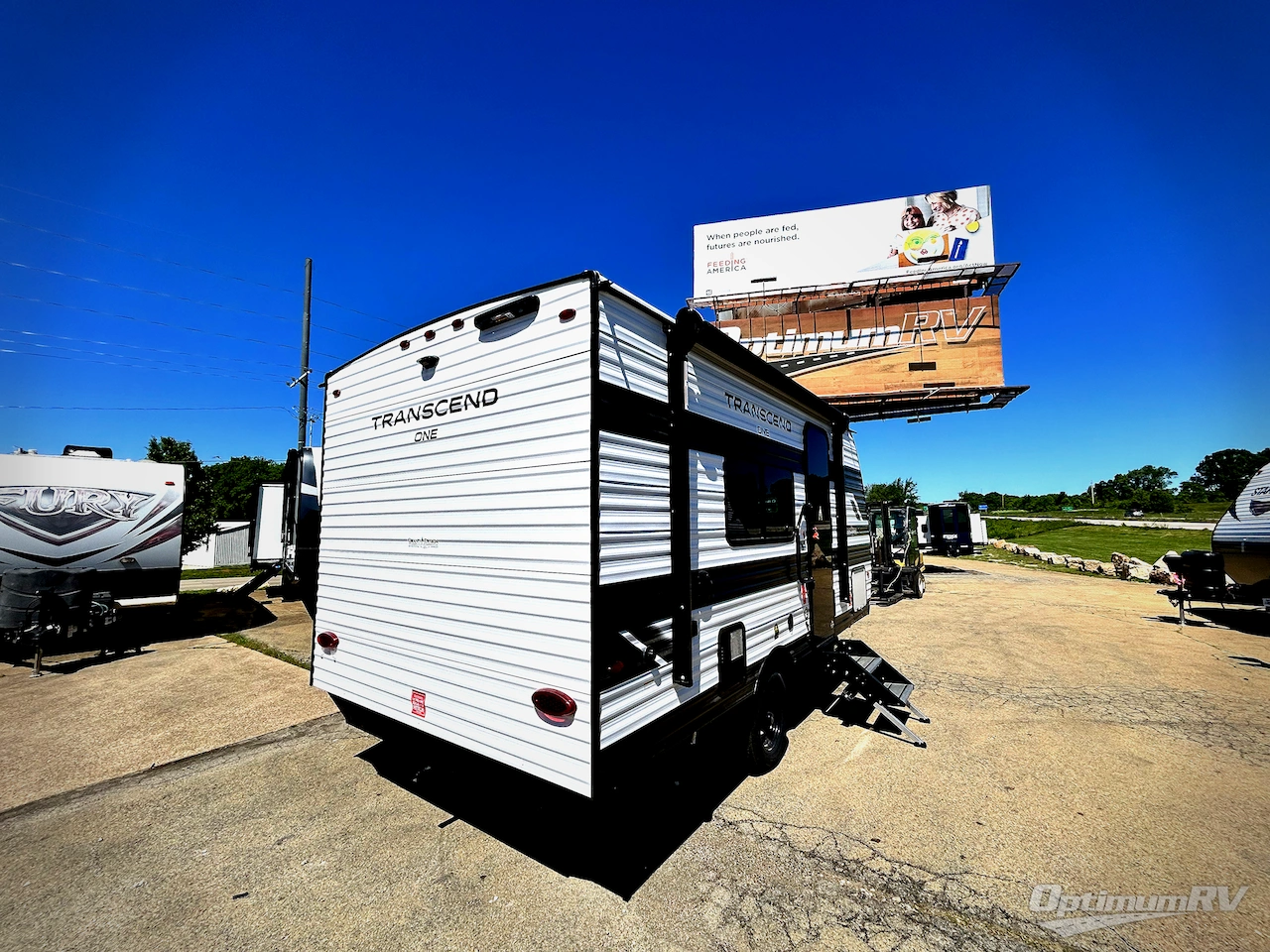 2025 Grand Design Transcend One 151RB Photo 5