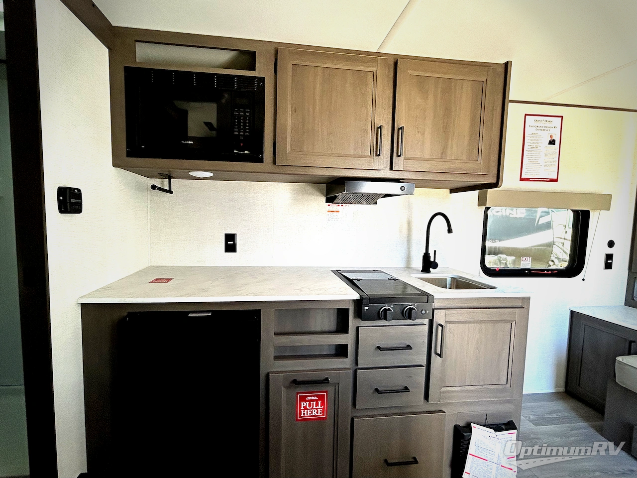 2025 Grand Design Transcend One 151RB Photo 9