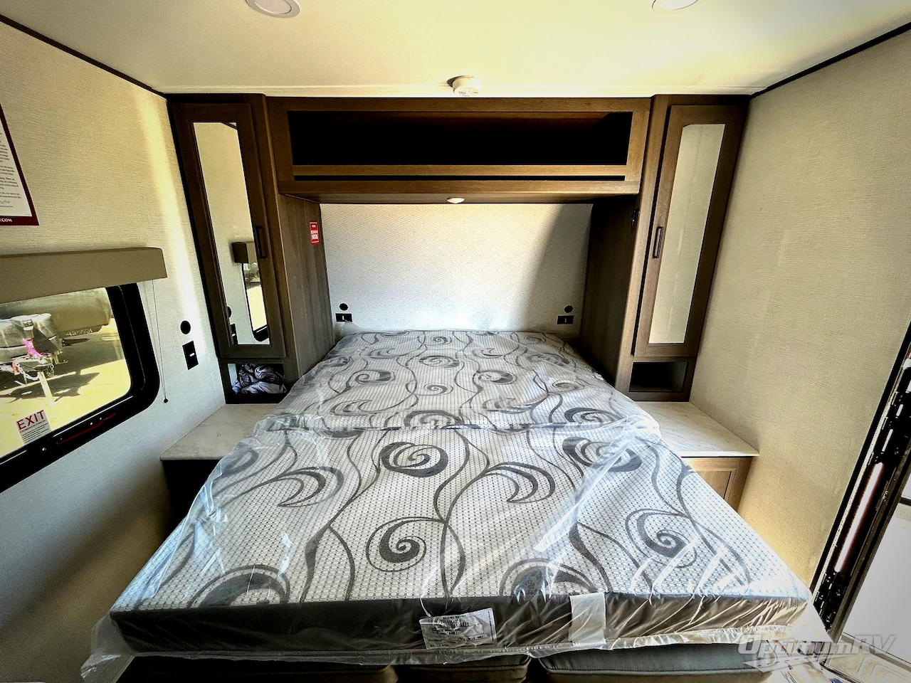 2025 Grand Design Transcend One 151RB Photo 12