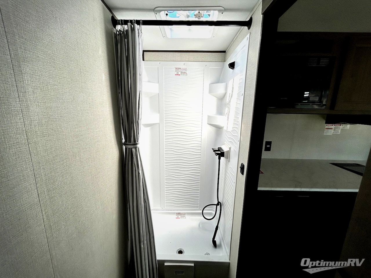 2025 Grand Design Transcend One 151RB Photo 15