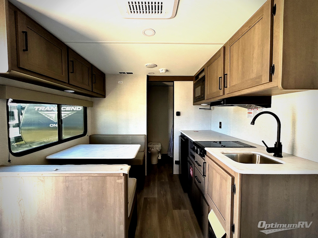 2025 Grand Design Transcend One 151RB Photo 4