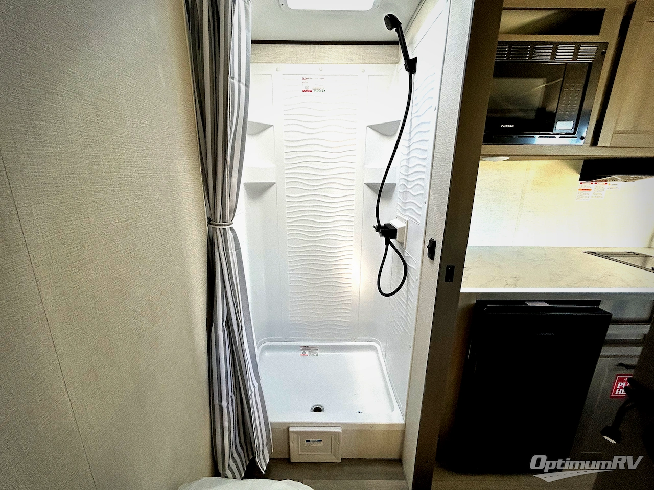 2025 Grand Design Transcend One 151RB Photo 12