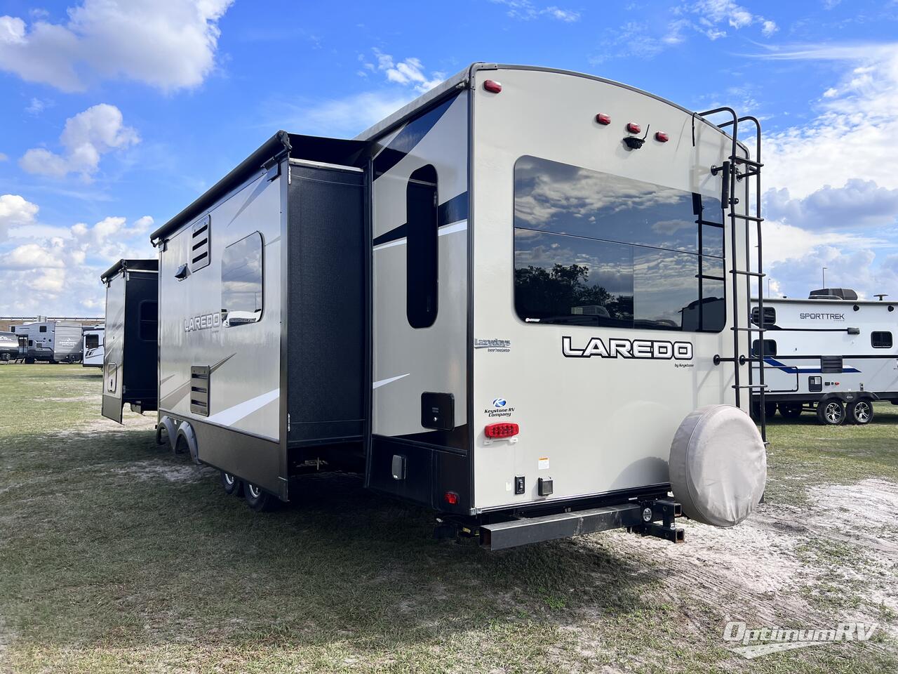 2020 Keystone Laredo 330RL Photo 3