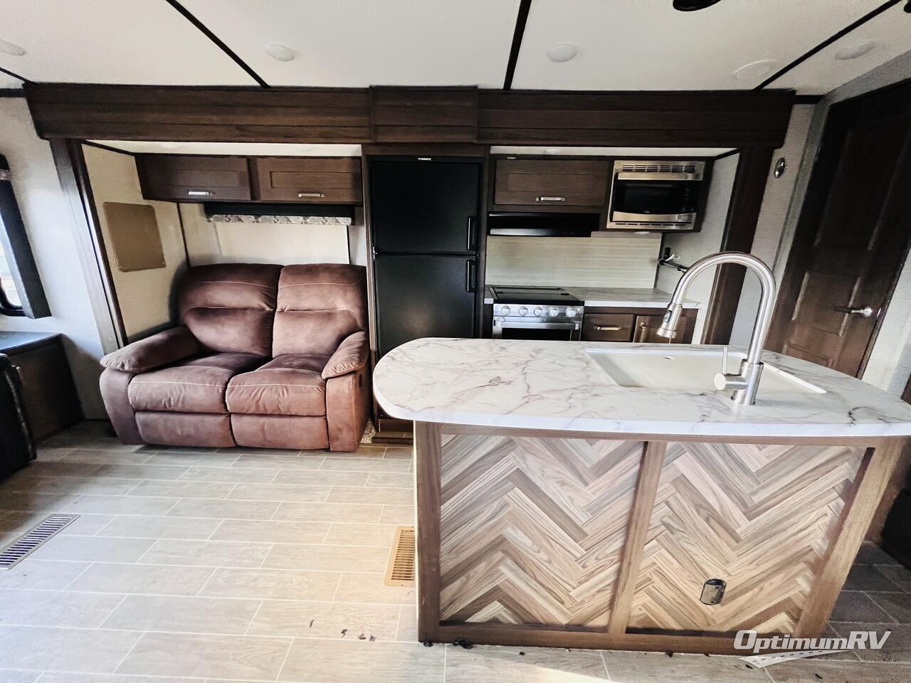 2020 Keystone Laredo 330RL Photo 8